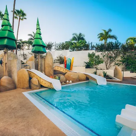 Отель Iberostar Waves Bouganville Playa