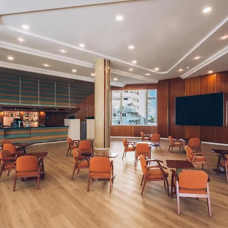 Отель Iberostar Waves Bouganville Playa