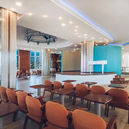 Iberostar Waves Bouganville Playa 酒店