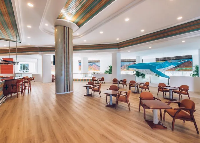 Iberostar Waves Bouganville Playa 4* アデヘ